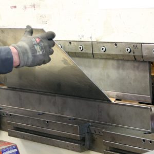 kostecki-metallbau-schlosserei-bauschlosserei-bearbeitung-blech-cnc-abkantbank-3000mm-3m-babenhausen-frankfurt-aschaffenburg-stahl-aluminium-edelstahl