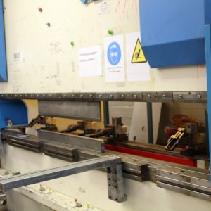 kostecki-metallbau-schlosserei-bauschlosserei-bearbeitung-formen-cnc-abkantbank-3000mm-3m-babenhausen-frankfurt-aschaffenburg-stahl-aluminium-edelstahl