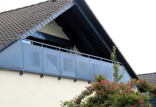kostecki-metallbau-bauschlosserei-schlosserei-babenhausen-aschaffenburg-frankfurt-hanau-balkon-stahl-aluminium-lackiert-1