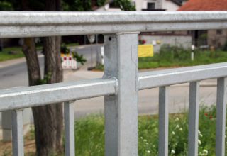 kostecki-metallbau-bauschlosserei-schlosserei-babenhausen-aschaffenburg-frankfurt-hanau-zaunbau-stahl-verzinkt-absturzsicherung-4